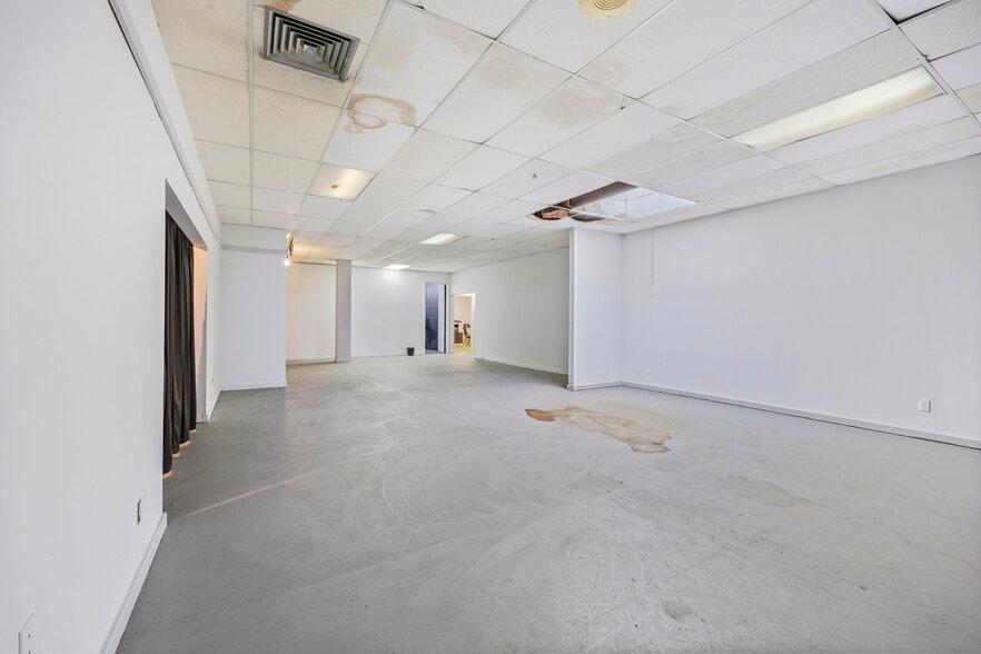 More Photos Of 2705 N Harbor City Blvd, Melbourne Freestanding For Sale