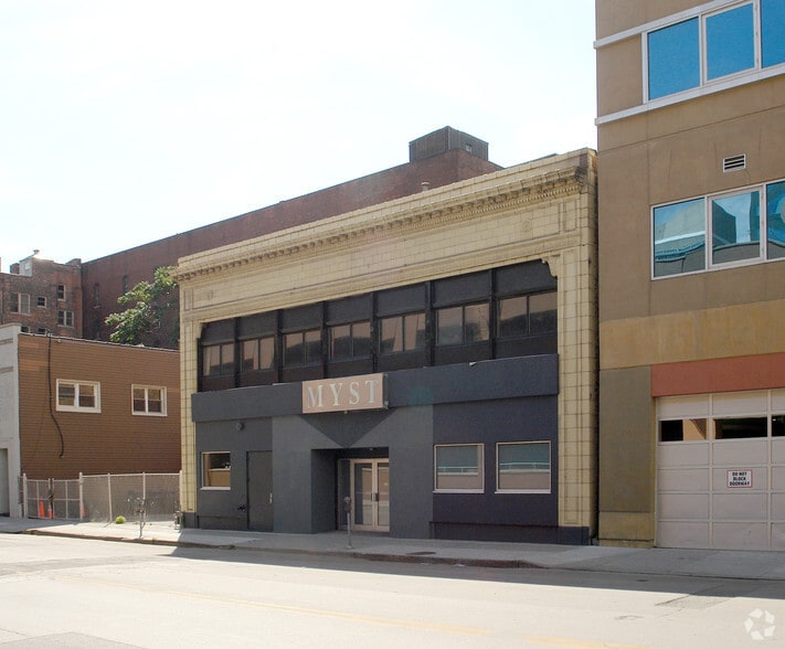 More Photos Of 228 Franklin St, Buffalo Bar For Sale