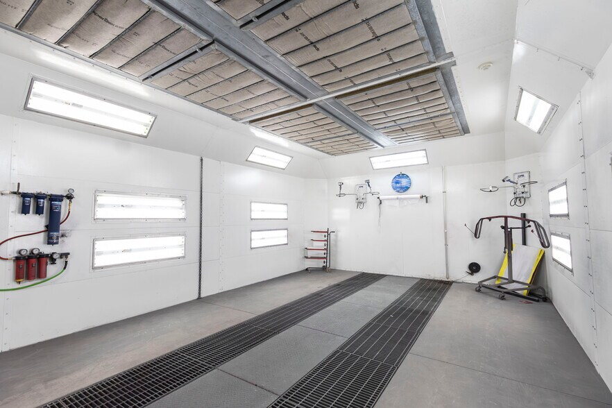 More Photos Of 959 Highway 24, Moberly General Retail For Sale