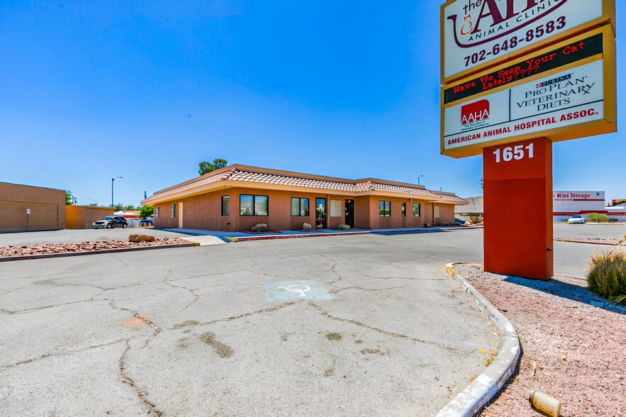Primary Photo Of 1651 N Rancho Dr, Las Vegas Veterinarian Kennel For Sale