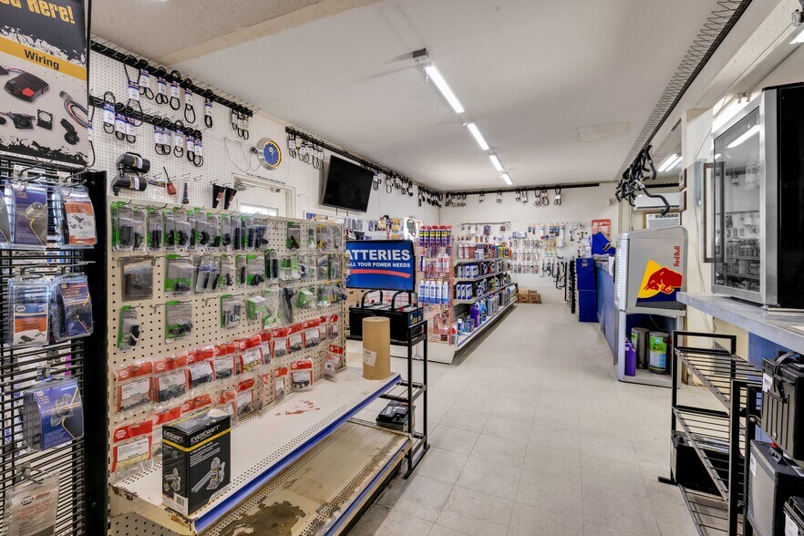 More Photos Of 2476 Stirrup Rd, Borrego Springs General Retail For Sale