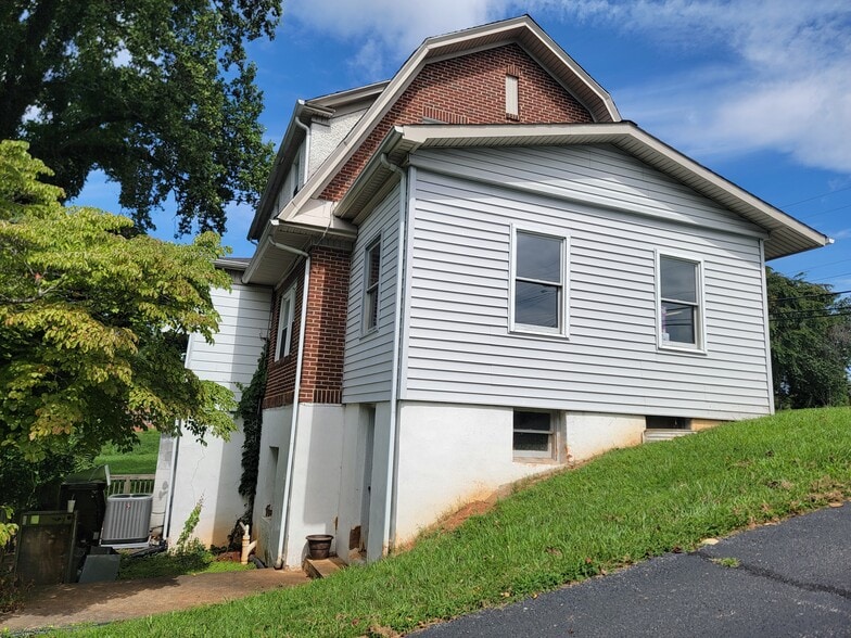 More Photos Of 115 W Blue Ridge St, Stuart Office For Sale