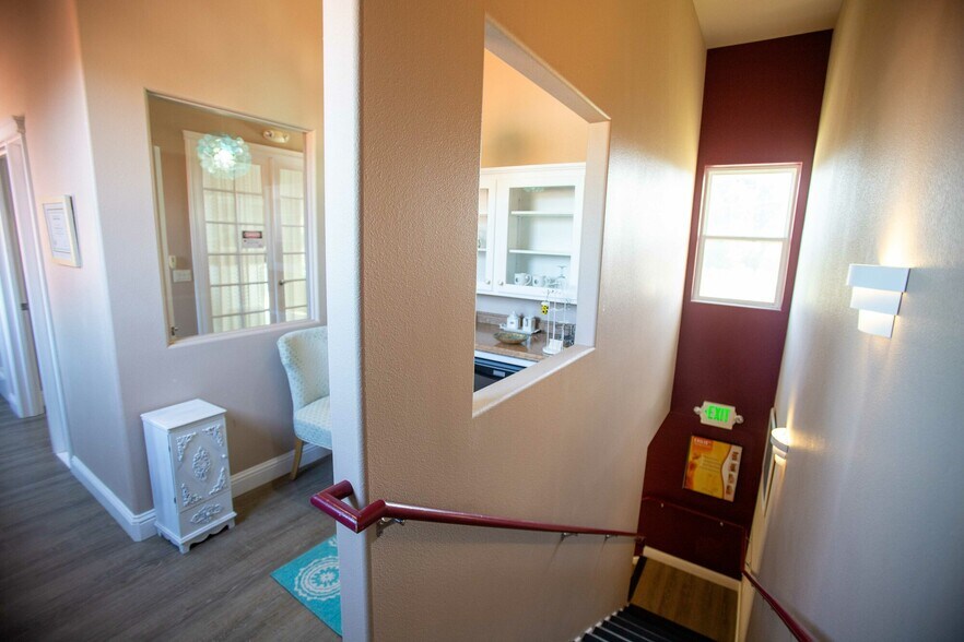 More Photos Of 2110 Railroad Ave, Redding Medical For Sale