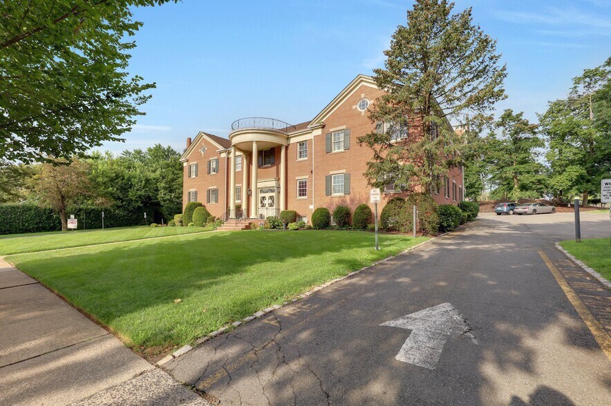 More Photos Of 230 Sherman Ave, Glen Ridge Medical For Lease