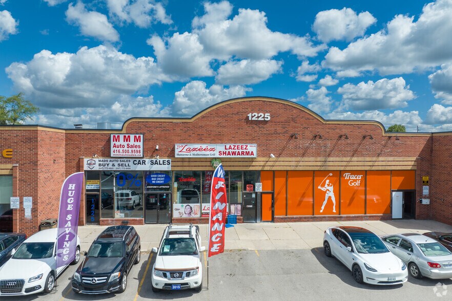 More Photos Of 1225 Kennedy Rd, Toronto Storefront For Lease