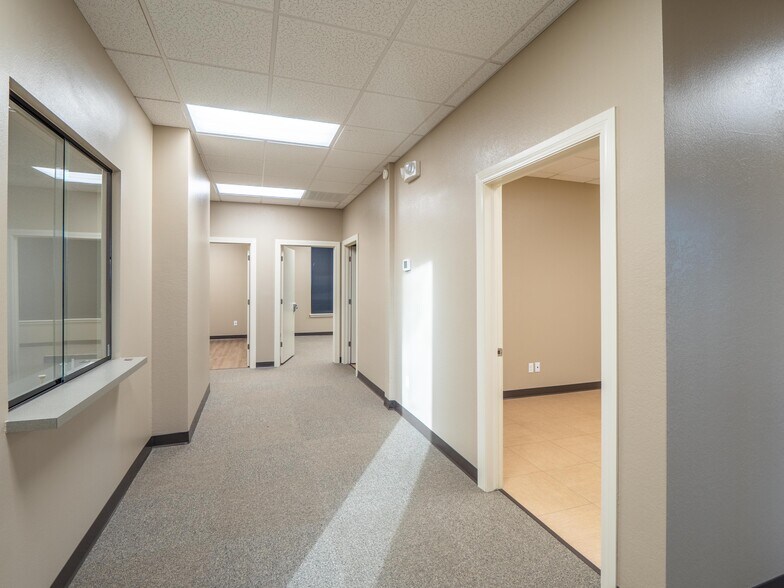 More Photos Of 721 S George Nigh Expy, Mcalester Office For Sale