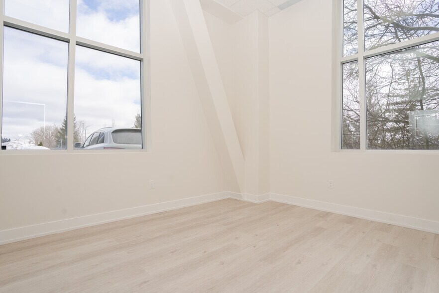 More Photos Of 135 Addison Hall Cir, Aurora Warehouse For Lease