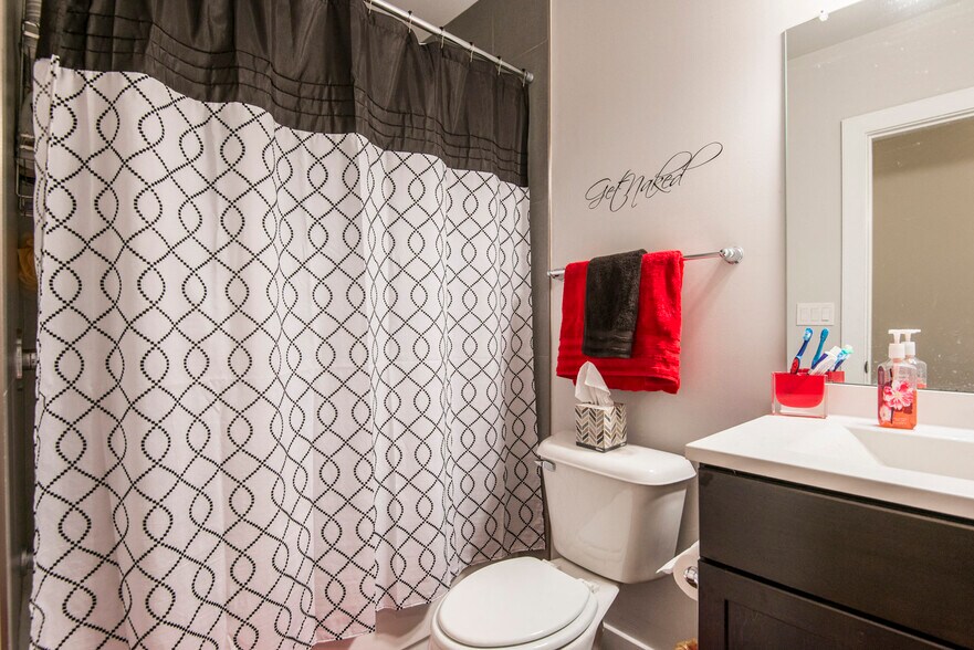 More Photos Of 4619 Woodland Ave, Philadelphia Apartments For Lease