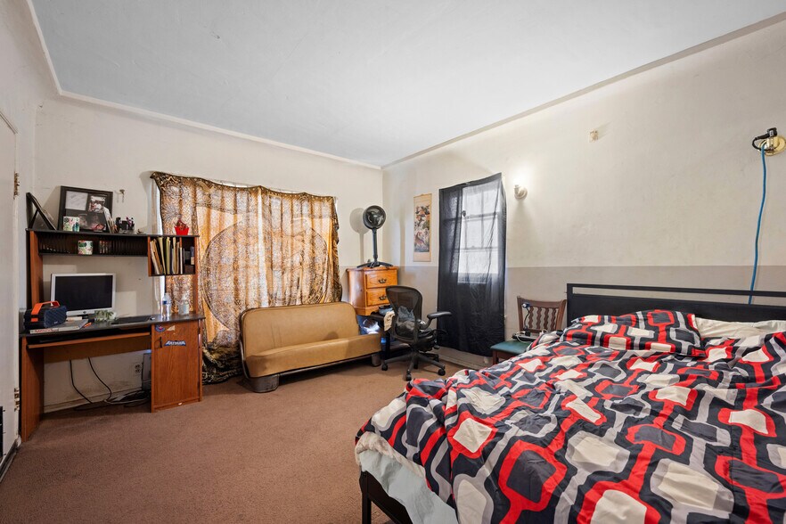 More Photos Of 7025 Day St, Tujunga Multifamily For Sale