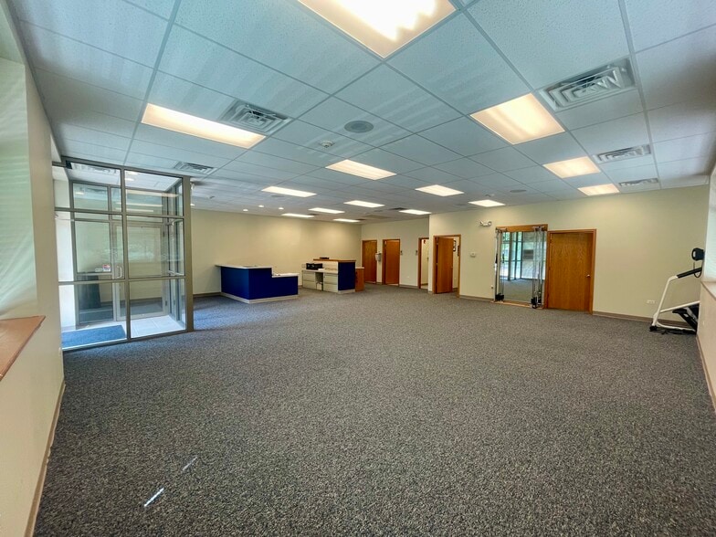 More Photos Of 2418 W Indian Trl, Aurora Office For Sale