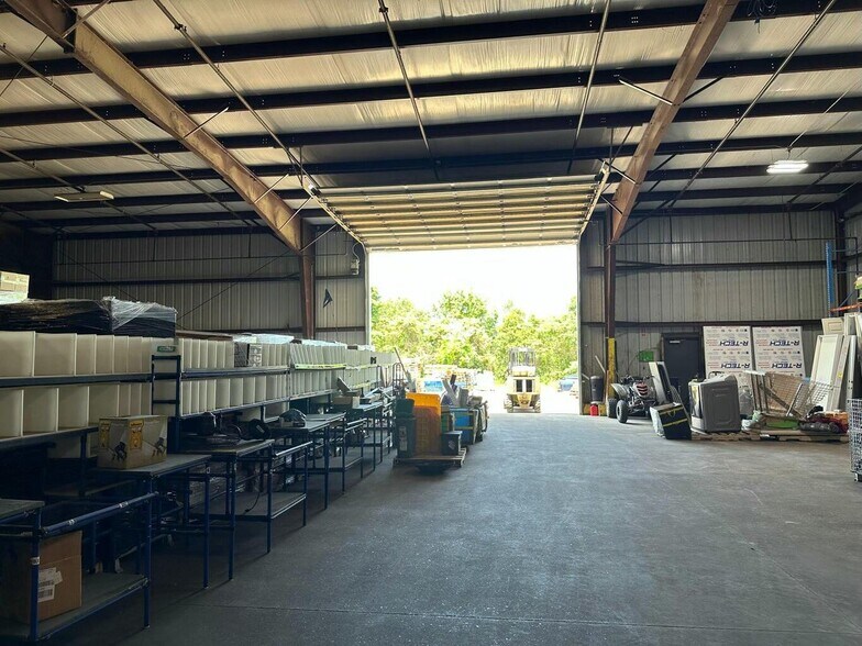 More Photos Of 1301 Industrial Park Rd, Mountain Grove Warehouse For Lease