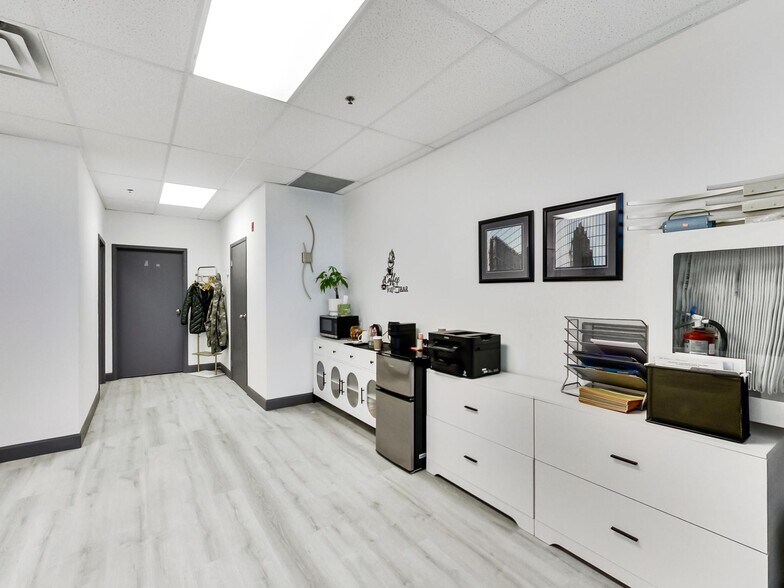 More Photos Of 1100 S Service Rd, Stoney Creek Office For Sale