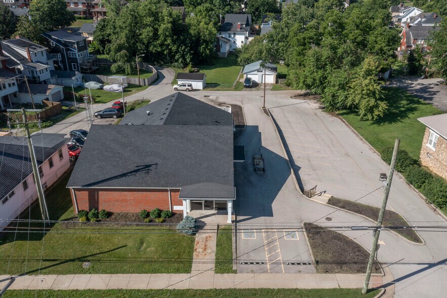 More Photos Of 308 W Lexington Ave, Winchester Office For Lease