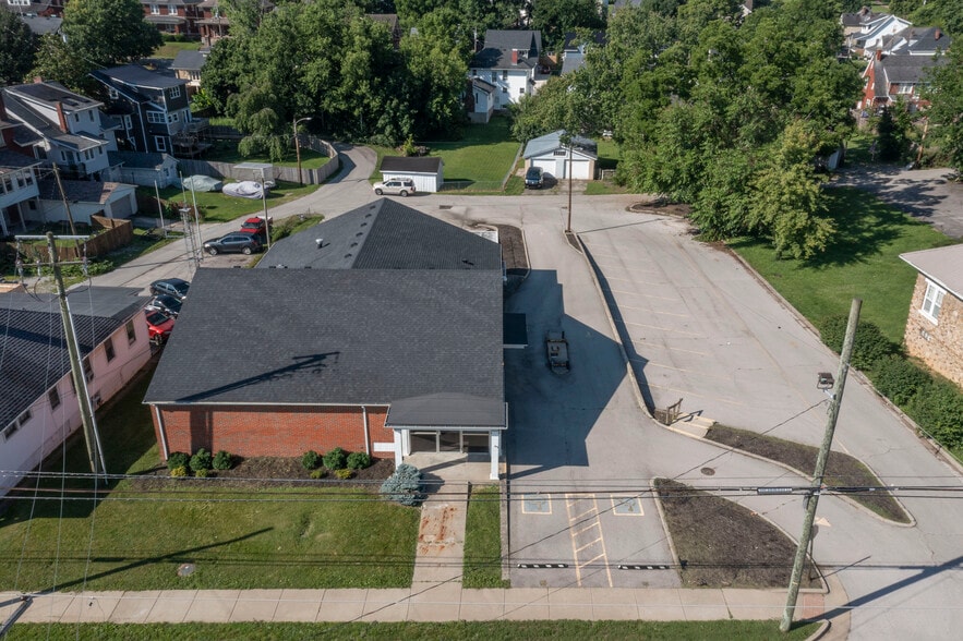 More Photos Of 308 W Lexington Ave, Winchester Office For Sale