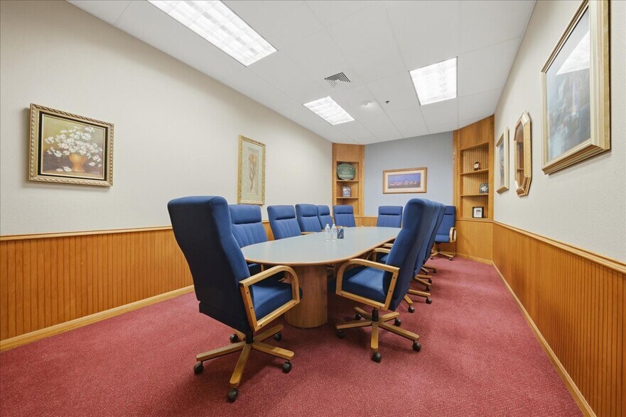 More Photos Of 700 University Ave, Sacramento Office For Lease