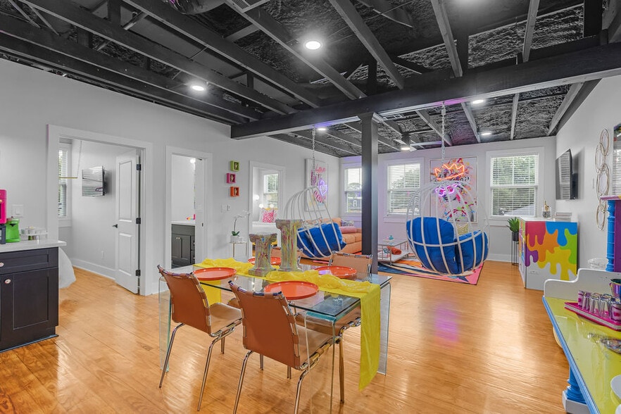 More Photos Of 156 Camellia St, Biloxi General Retail For Sale