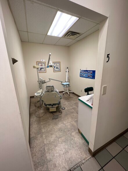 More Photos Of 1110 Pennsylvania Ave, Brooklyn Unknown For Lease