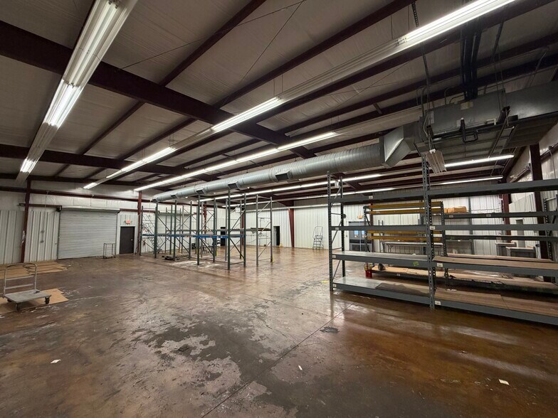 More Photos Of 2 Hummingbird ln, Eufaula Manufacturing For Lease