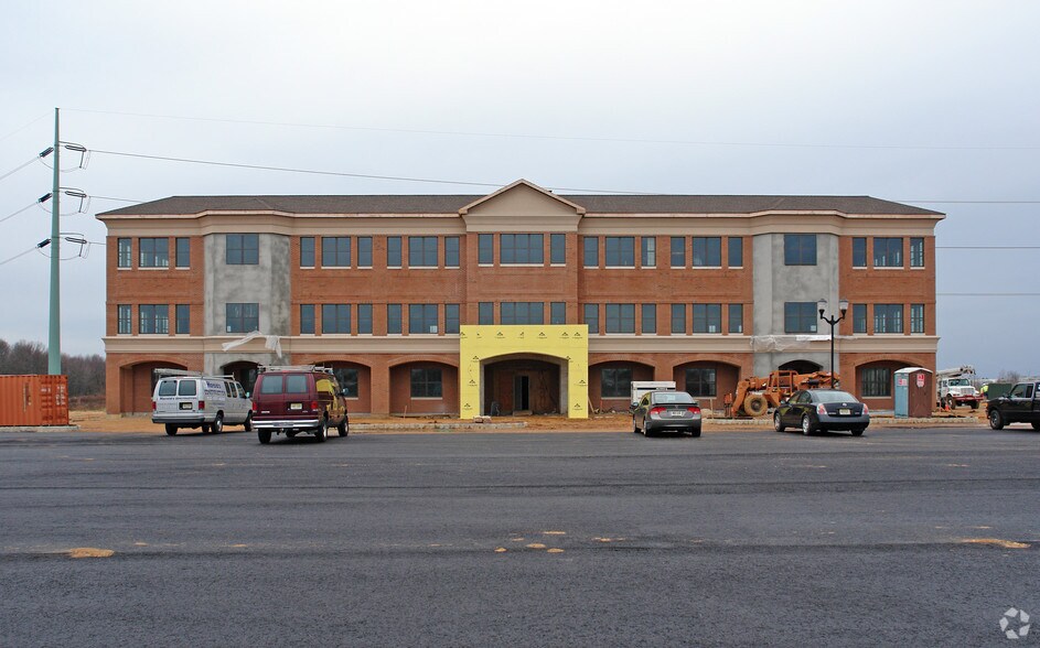 More Photos Of 2 Research Way, Monroe Township Medical For Lease