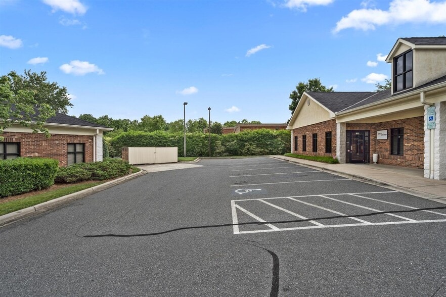 More Photos Of 2120 Crown Centre Dr, Charlotte Office For Lease