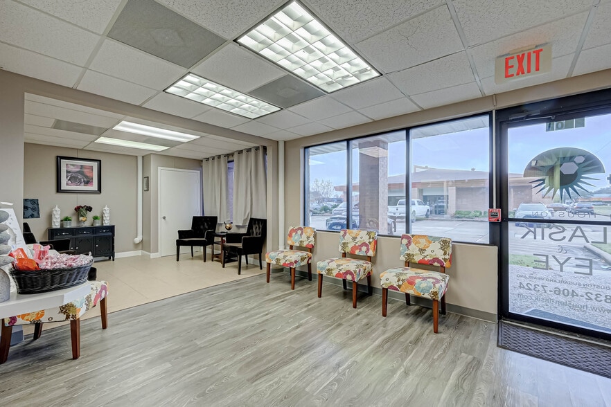 More Photos Of 2503-2510 Westminister St, Pearland Medical For Sale