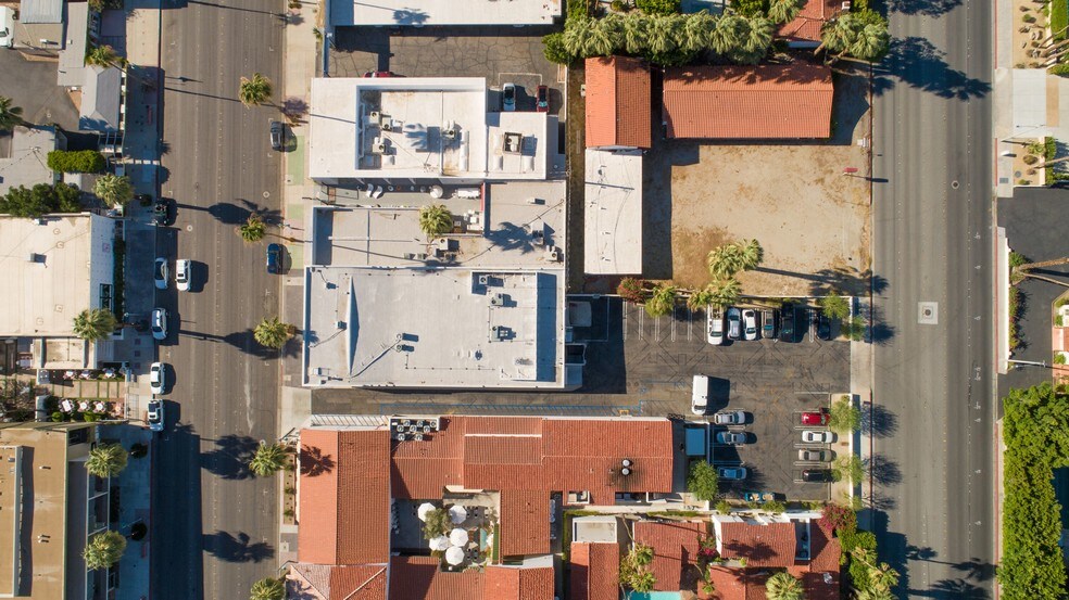 More Photos Of 830 N Palm Canyon Dr, Palm Springs Storefront Retail Office For Lease