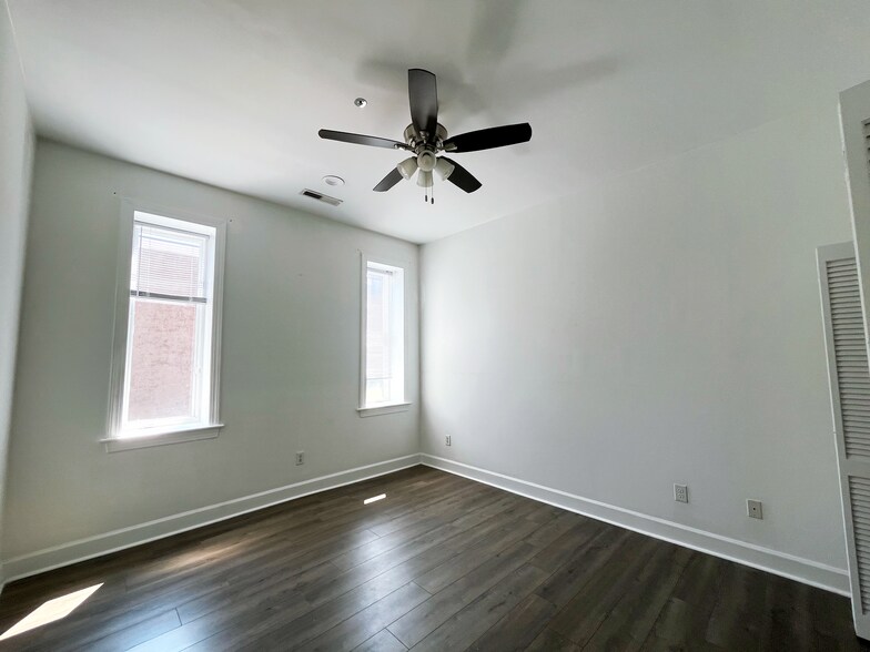 More Photos Of 289-291 King St, Charleston Apartments For Sale
