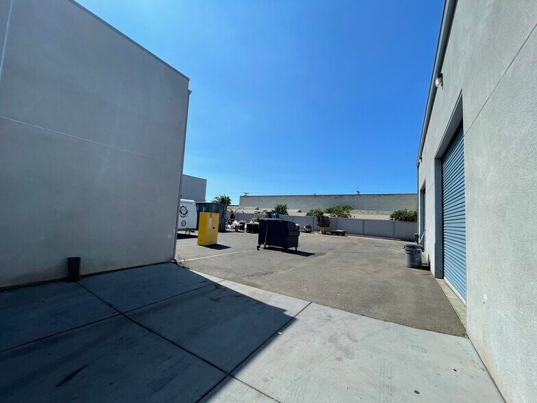 More Photos Of 1920 McKinley Ave, National City Warehouse For Lease