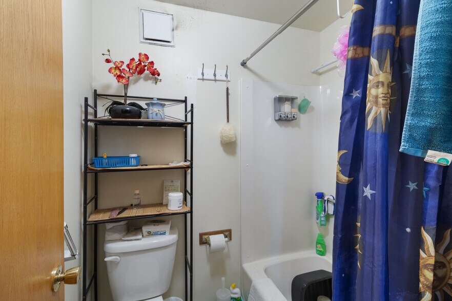 More Photos Of 4712 220th Trl, Amana Hotel For Sale