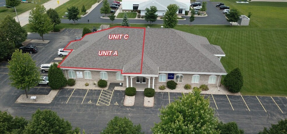 More Photos Of 2700 E Enterprise Ave, Appleton Office For Lease