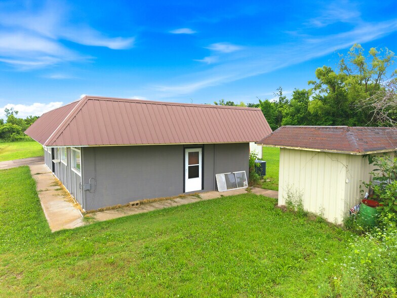 More Photos Of 20674 S Highway 59, Evansville Restaurant For Sale