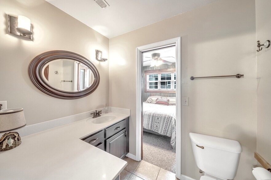 More Photos Of 2003 Bend of the Riv, Hiawassee Specialty For Sale