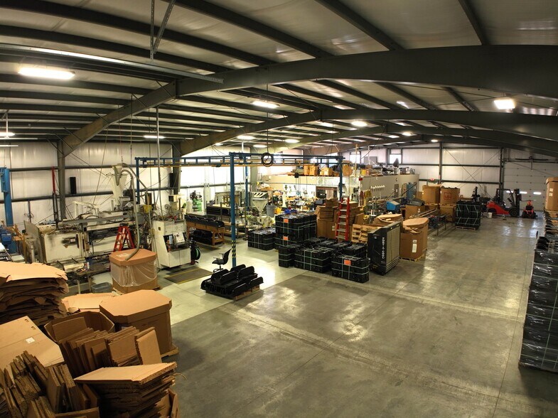 More Photos Of 990 Cottonwood Ave, Seward Warehouse For Sale