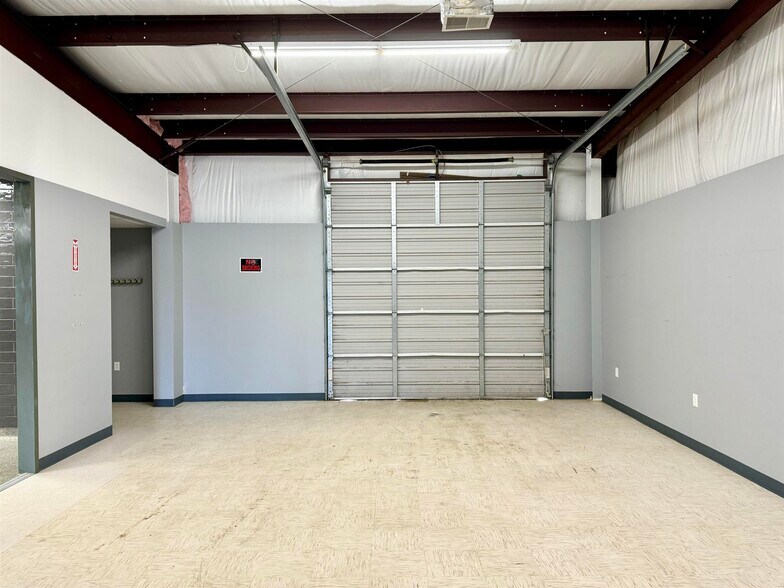 More Photos Of 78 Commerce Way, Killen Medical For Sale