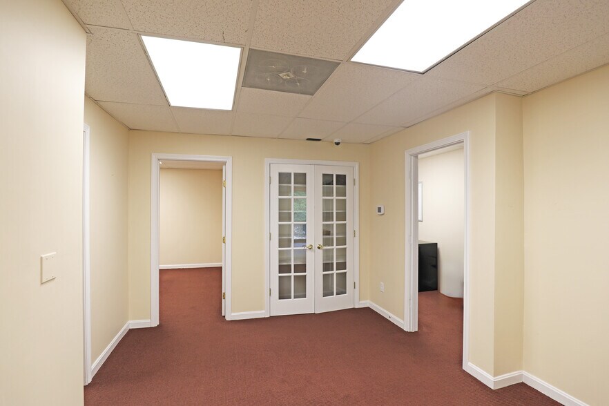 More Photos Of 766 Falmouth Rd, Mashpee Loft Creative Space For Lease