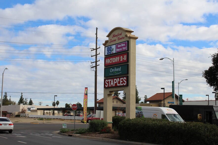More Photos Of 890 W Lacey Blvd, Hanford Bank For Sale
