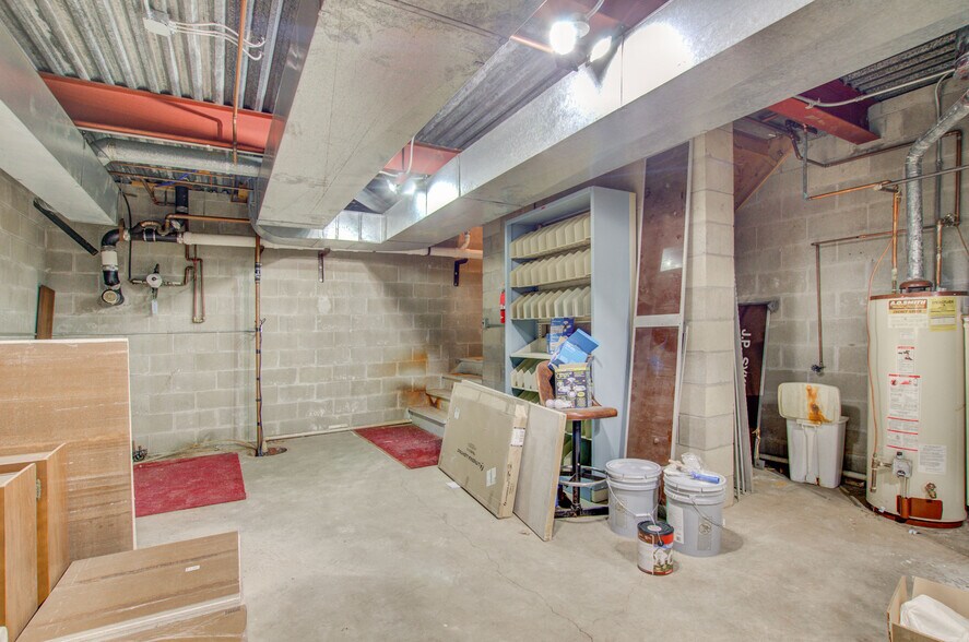 More Photos Of 1010 Burr St, Jackson Medical For Lease