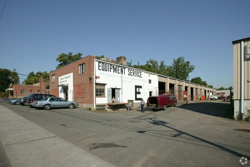 More Photos Of 40 Airport Rd, Hartford Service For Lease