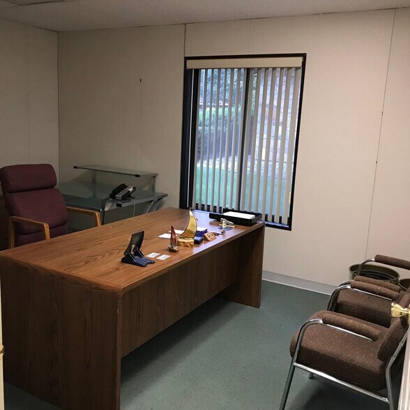 More Photos Of 1542 Kuser Rd, Hamilton Medical For Lease