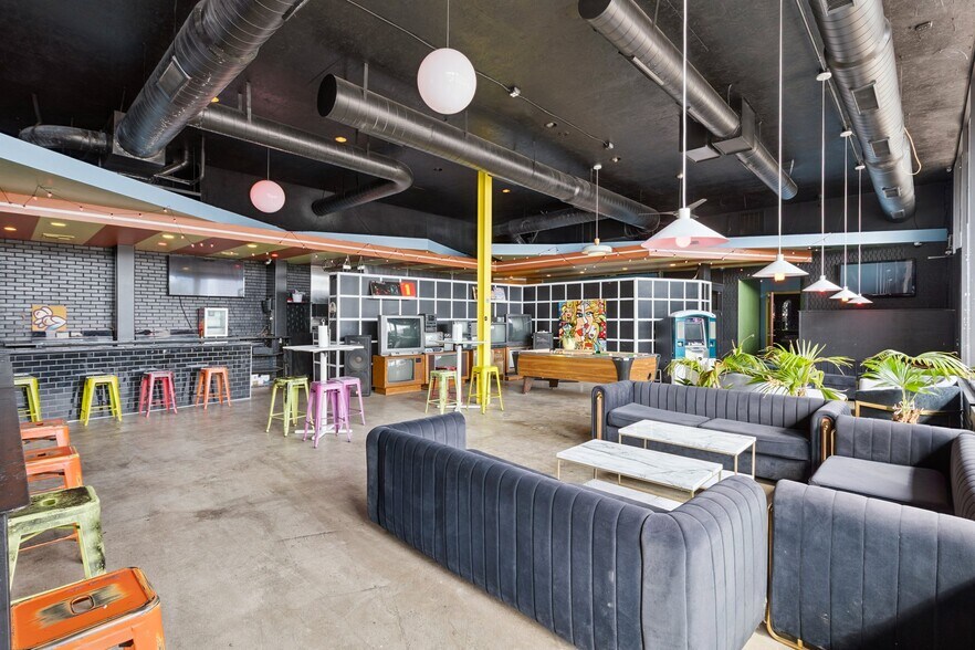 More Photos Of 1012 N Walker Ave, Oklahoma City Bar For Lease