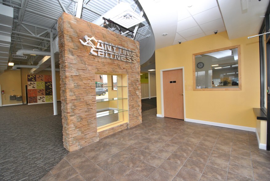 More Photos Of 550-552 Ritchie Hwy, Severna Park Freestanding For Lease