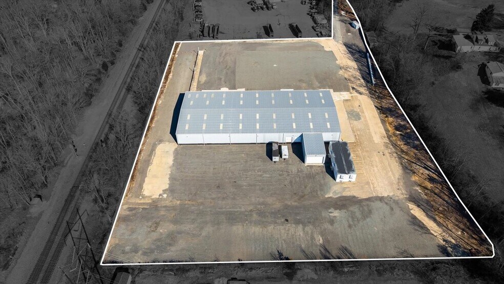 More Photos Of 29 Synan Rd, Fredericksburg Warehouse For Lease