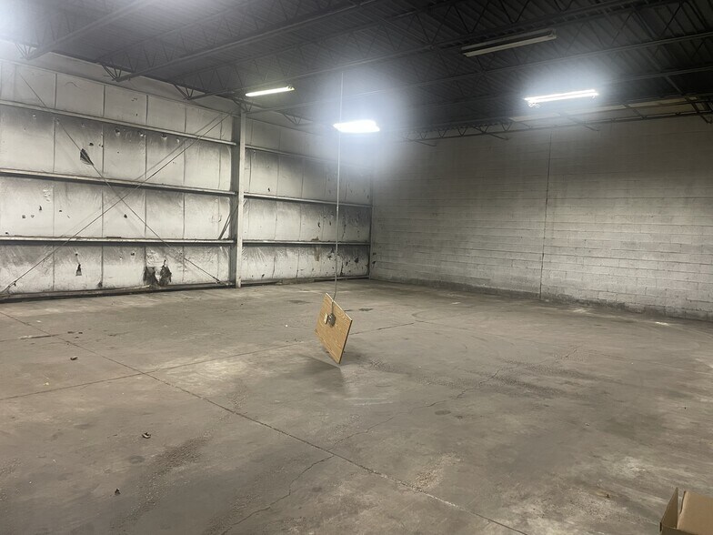 More Photos Of 602 Iowa Ct, North Fond Du Lac Industrial For Lease