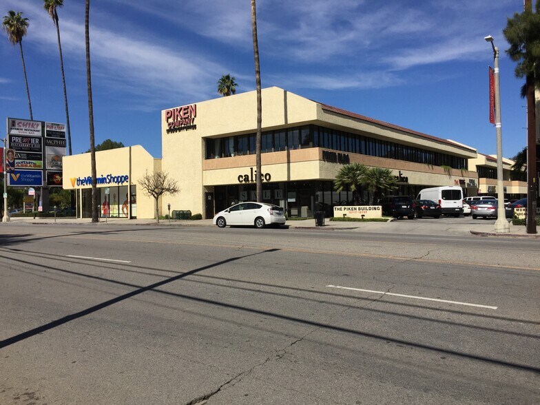 Primary Photo Of 12717-12737 Ventura Blvd, Studio City Unknown For Lease