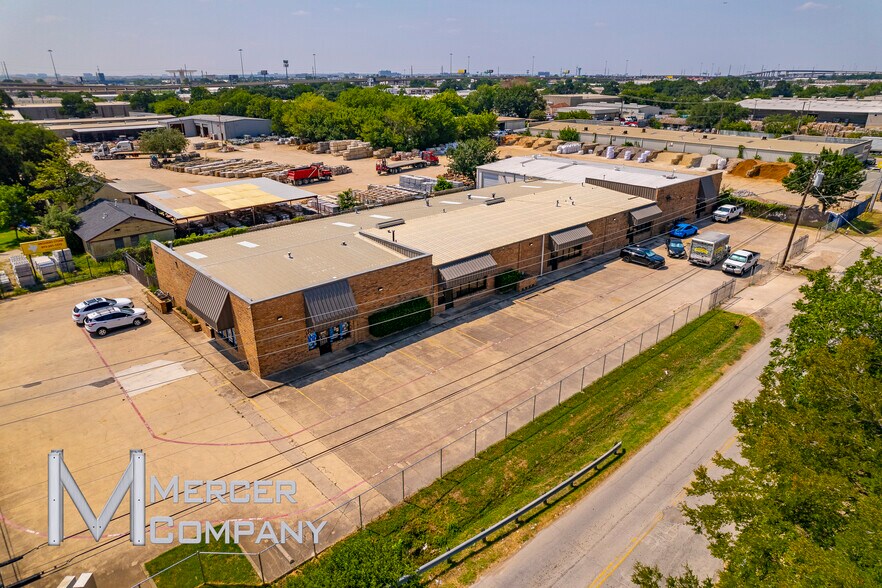 Primary Photo Of 11151 Shady Trl, Dallas Flex For Lease