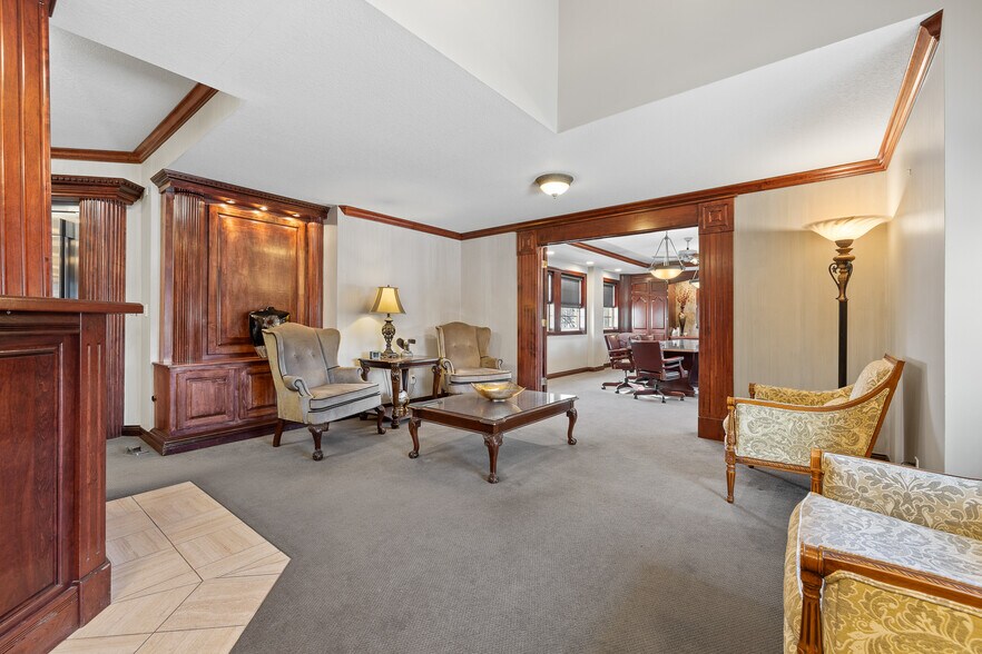 More Photos Of 601 West Blvd, Rapid City Office For Lease