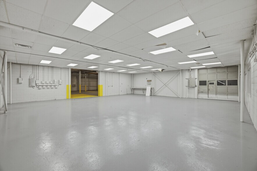 More Photos Of 1023 N Victor Ave, Tulsa Manufacturing For Lease