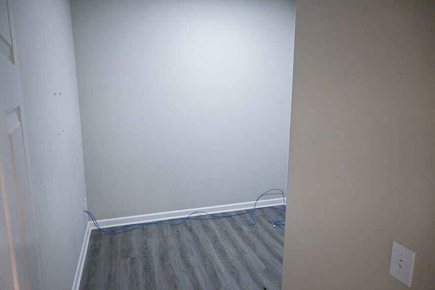 More Photos Of 2901 N Meridian St, Huntsville Light Distribution For Lease