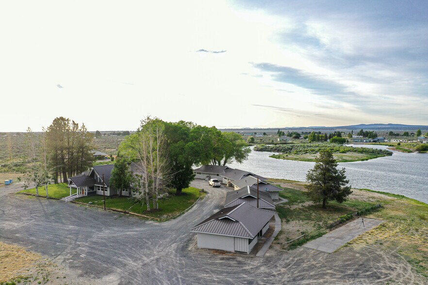 More Photos Of 87275 County Hwy 9-28, Christmas Valley Hotel For Sale