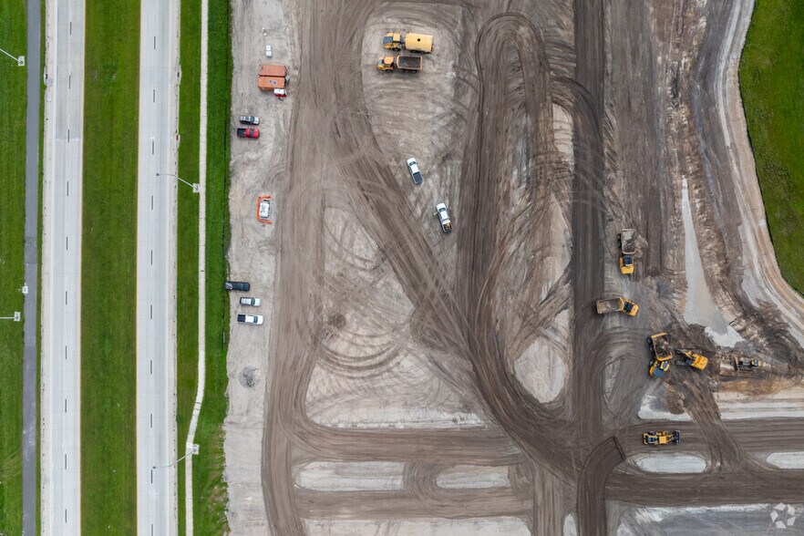 More Photos Of State Road 52, San Antonio General Retail For Lease